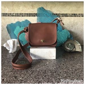 Vintage Coach Legacy Small Flap #9965 in British Tan